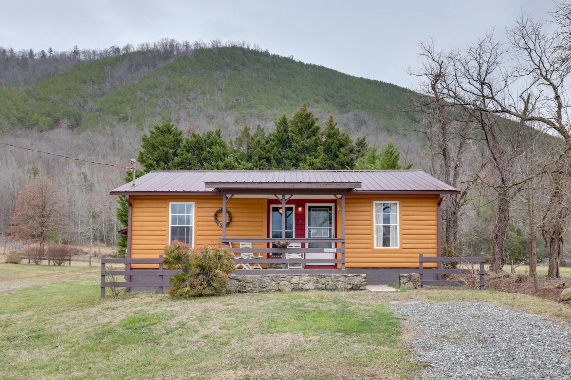 Riverfront Hot Springs Cabin With Private Hot Tub! المظهر الخارجي الصورة